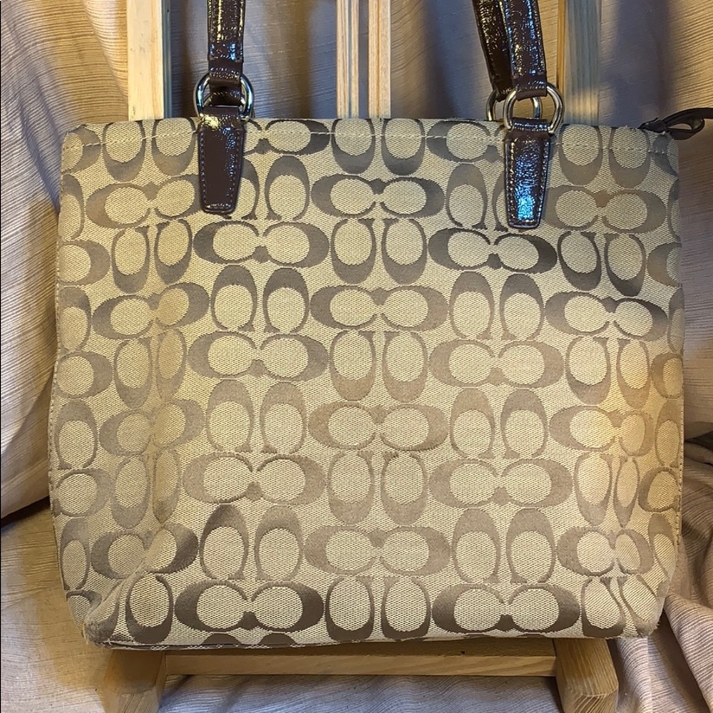 Coach iconic logo canvas/leather everyday tote - Picture 3 of 16